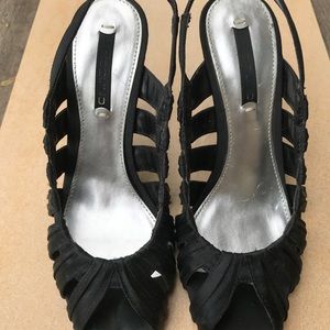 Bandolino open toe 4” black strappy high heel